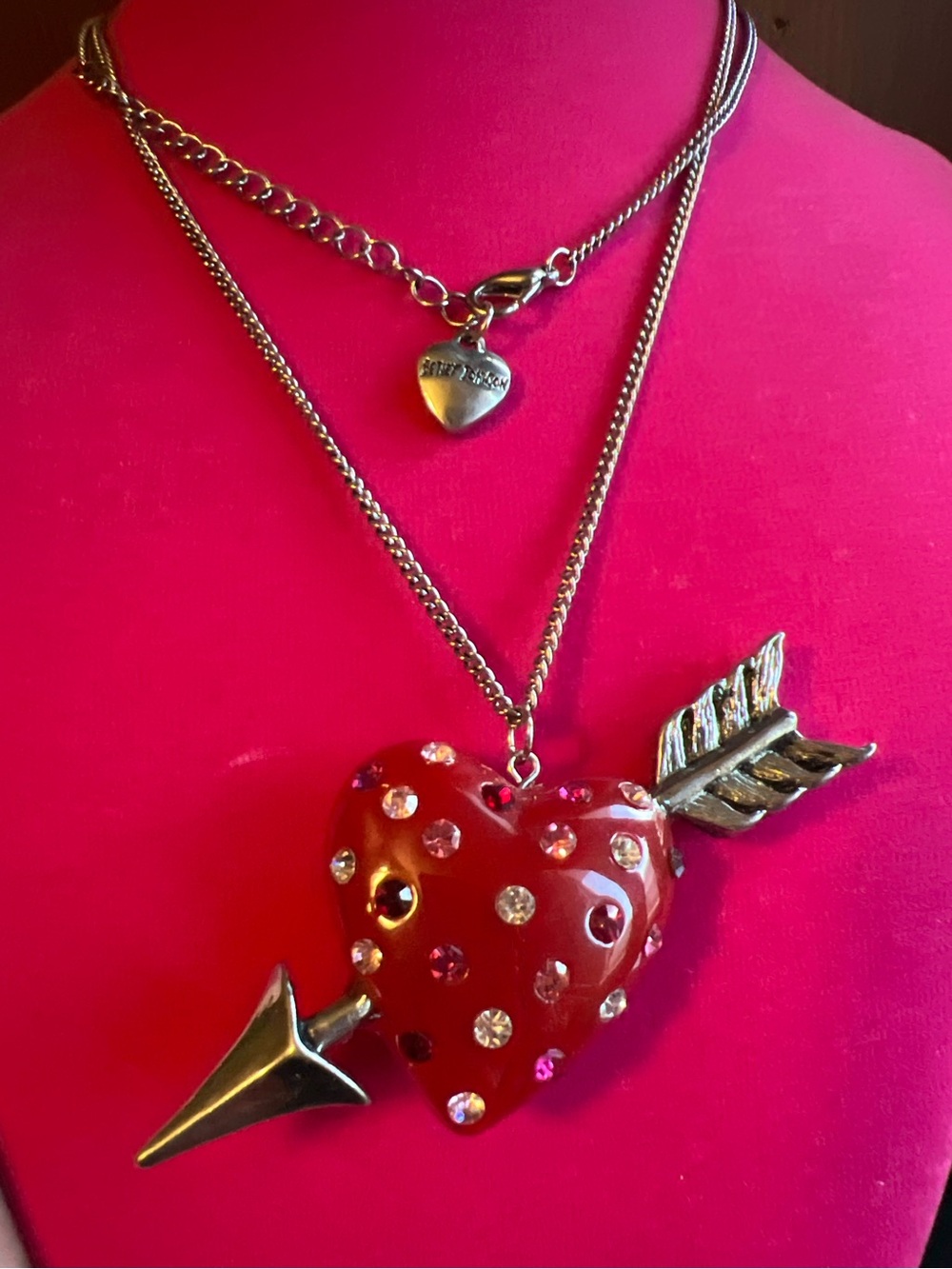 Betsey Johnson Super Rare Lucite Heart Arrow BE MY VALENTINE Necklace